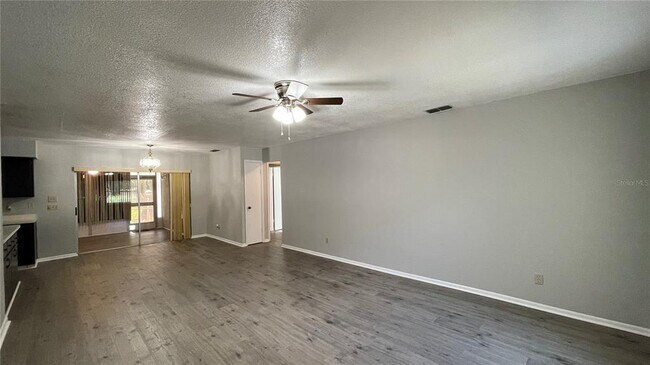 Building Photo - 253 W Lake Ina Dr