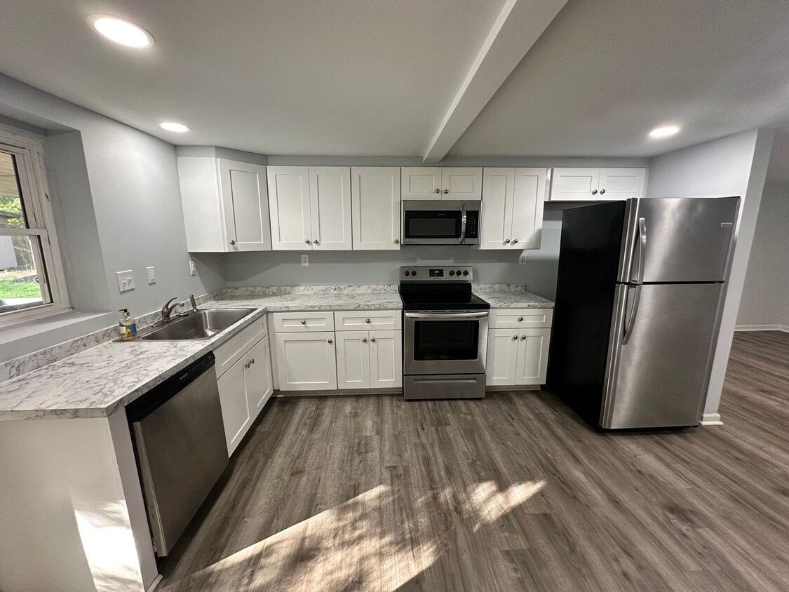 Primary Photo - All included 1 bed & 1 Bath apartment.