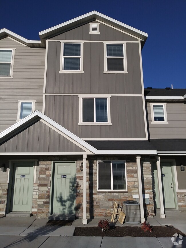 Building Photo - 209 N 680 E