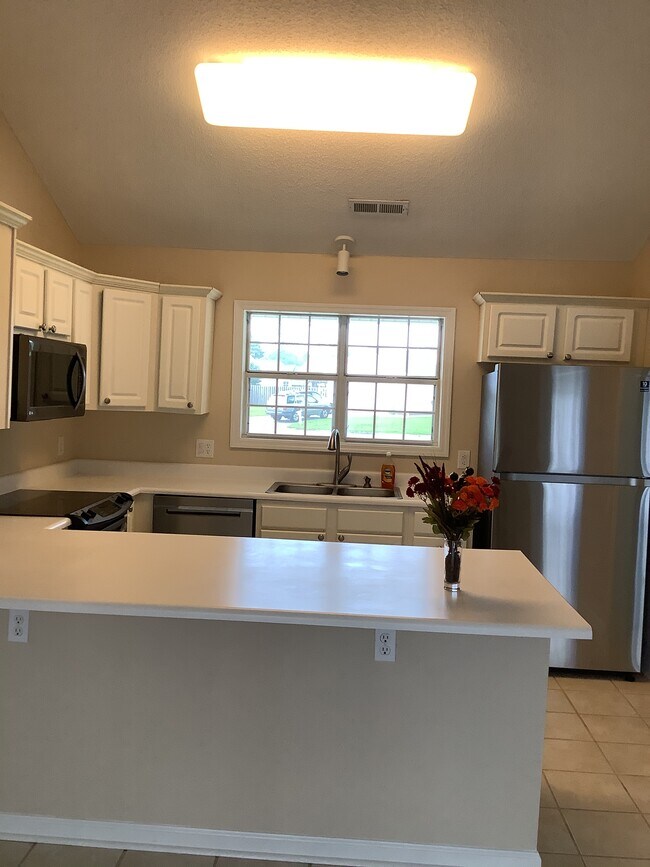 Foto del edificio - 6901 Daybreak Ln