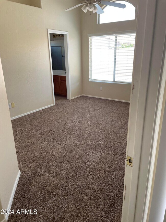 Building Photo - 16634 S 45th St