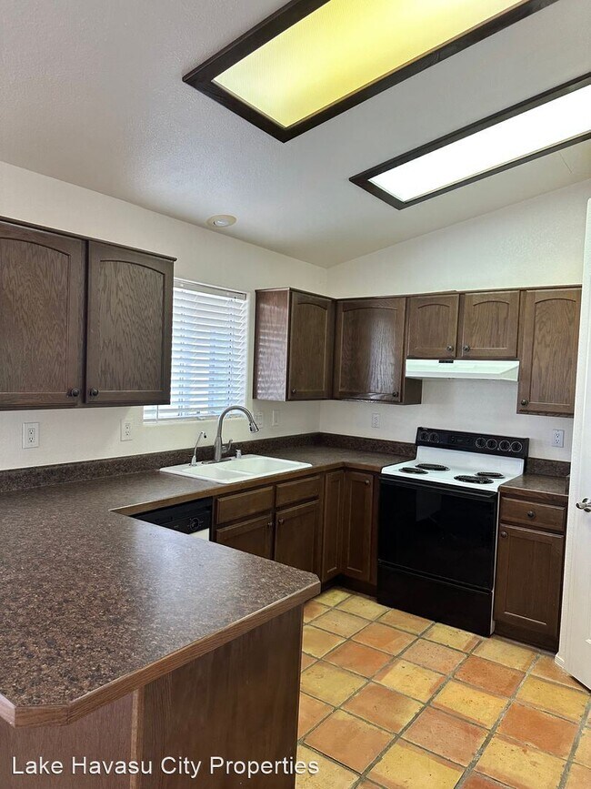 Building Photo - 3 br, 2 bath House - 4145 Trimaran Dr