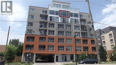Building Photo - 321 Spruce St