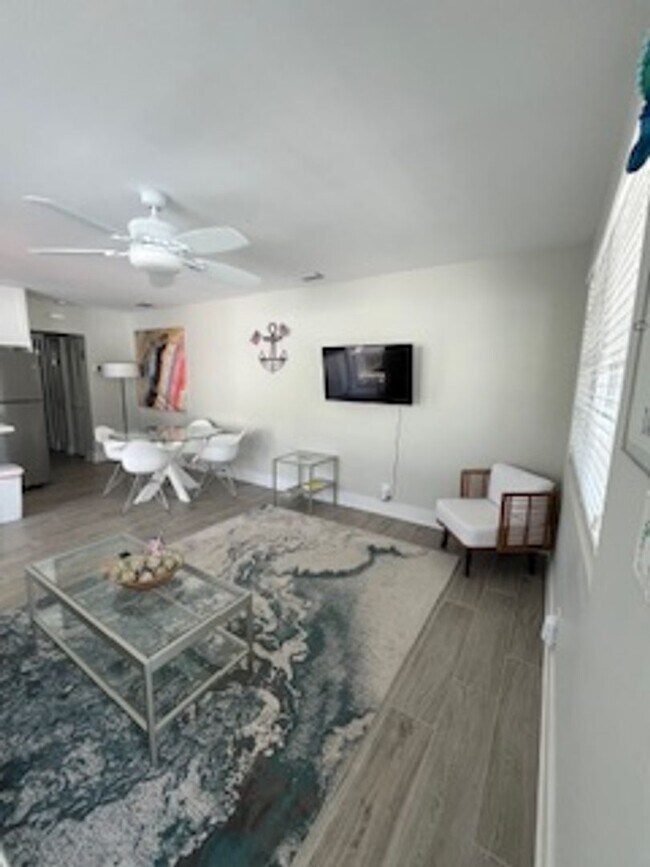 Foto del edificio - Beautiful apartment with assigned parking.