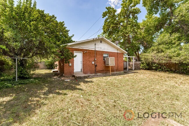 Building Photo - Gorgeous Home in Great Location!