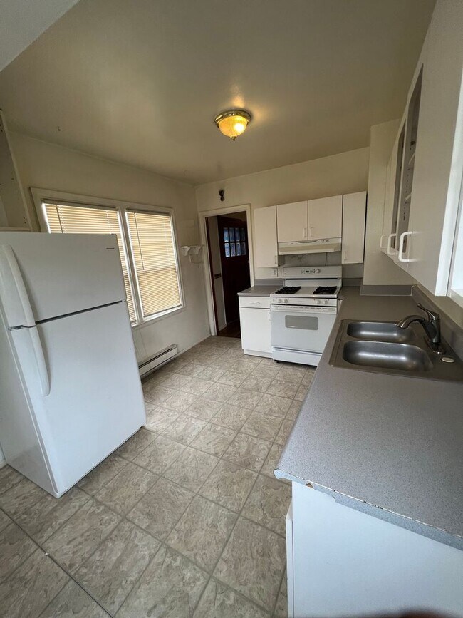 Foto del edificio - HARDWOOD FLOOR - CLOSE TO VA - MIDTOWN - Y...
