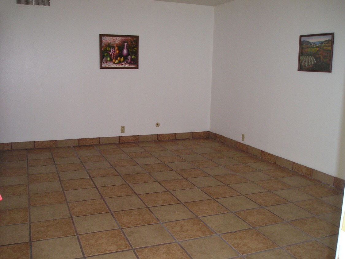 Foto principal - 419 Monroe St NE