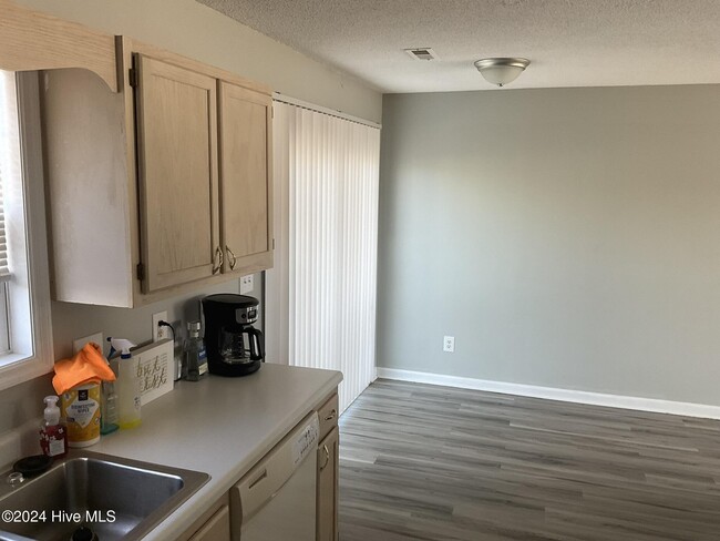 Foto del edificio - 511 Amber Ave
