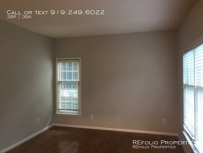 Building Photo - 127 Maldon Dr