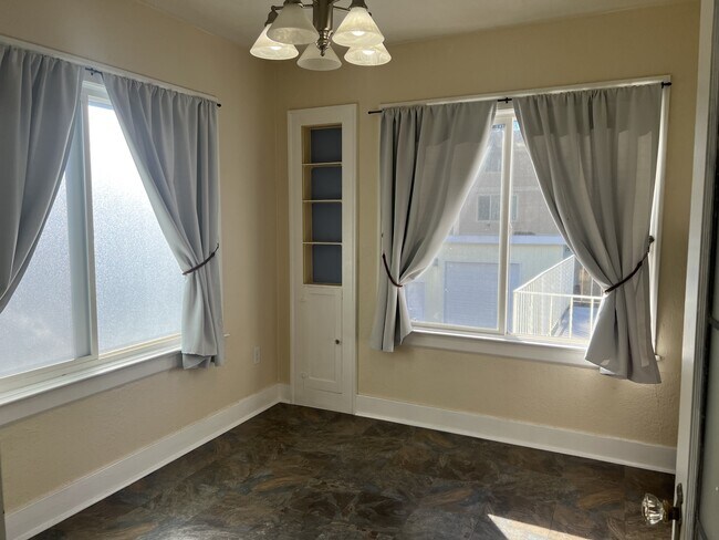 Foto del edificio - 9449 14th Ave SW