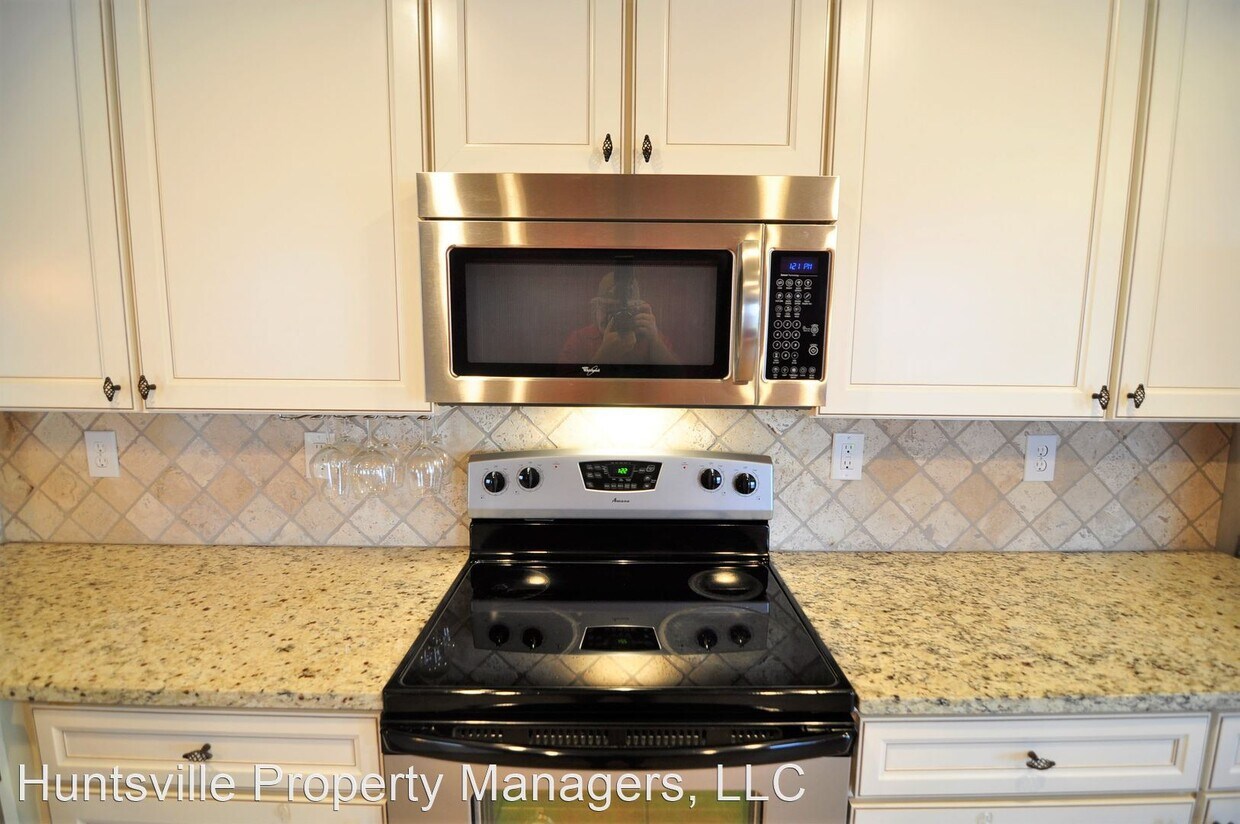 Primary Photo - 3 br, 2 bath House - 203 Valleyside Drive