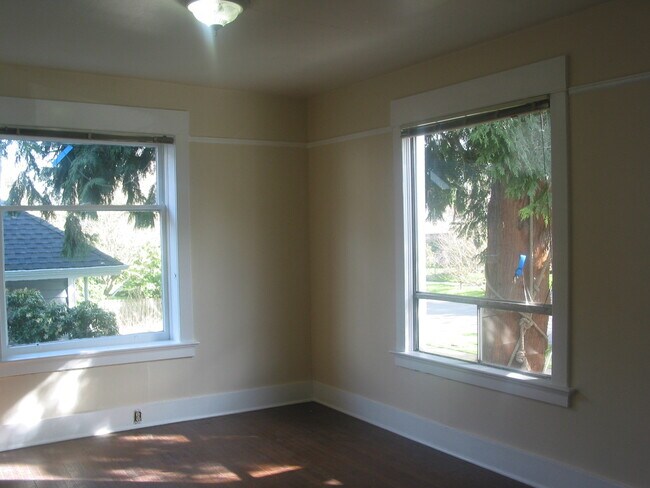 Photo - 528 N 76th St Apartment