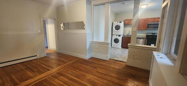 Building Photo - 343 Madison Ave, Unit 2