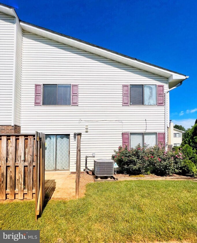 9016 Sandalwood Dr, Manassas, VA 20110 Townhome Rentals in Manassas