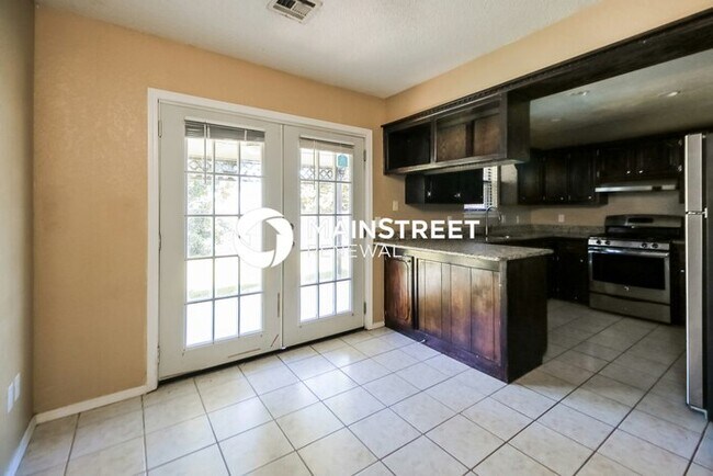 Building Photo - 4 Bedroom Pet-Friendly Home in Oklahoma City, OK with Main Street Renewal