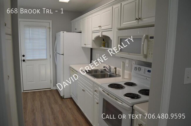 Foto del edificio - 668 Brook Trail