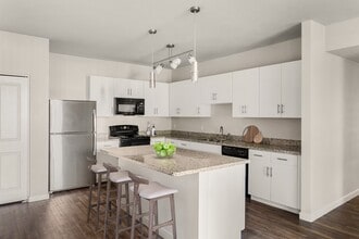 Building Photo - Nova North Valley