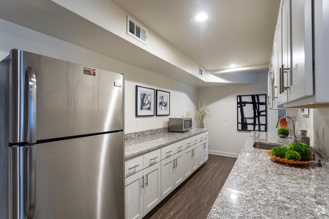 Interior Photo - Park Clayton