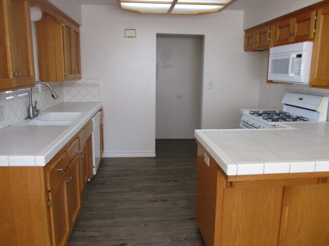 Foto del edificio - SW Visalia Home coming soon!!