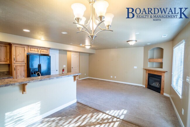 Building Photo - 3 Bed 3 Bath in Layton