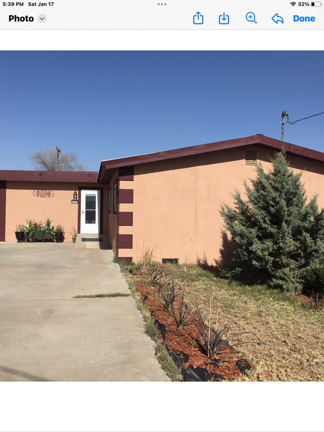 Puerta principal - 304 SE 2nd St