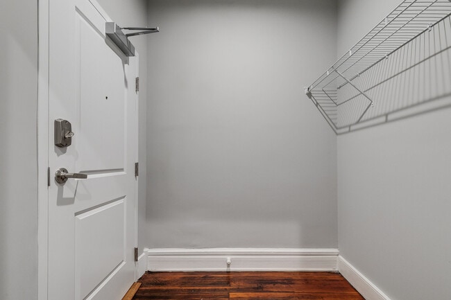 Walk-in Closet - Landmark at Marshall Broad