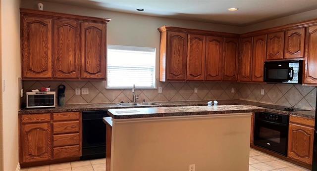 Building Photo - 1416 Snowberry Dr
