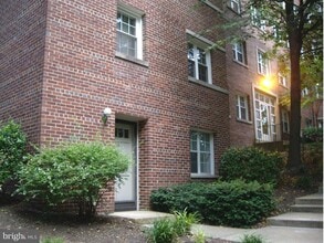 Building Photo - 1336 N Ode St