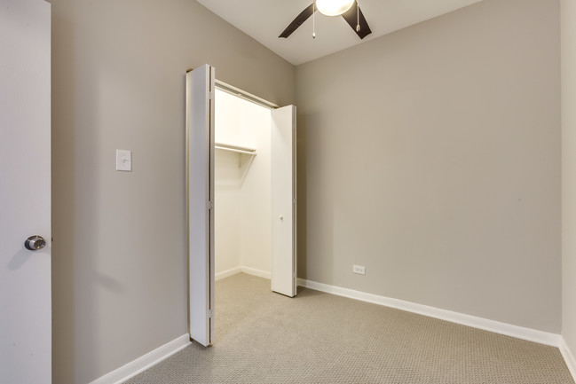 Foto del edificio - 4500-4506 W Fullerton Ave