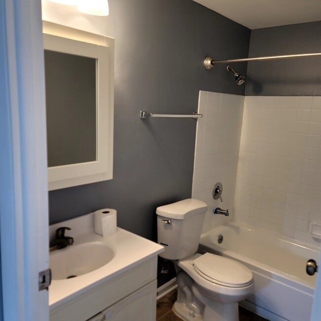 Foto del edificio - 119 Millbrook Ln