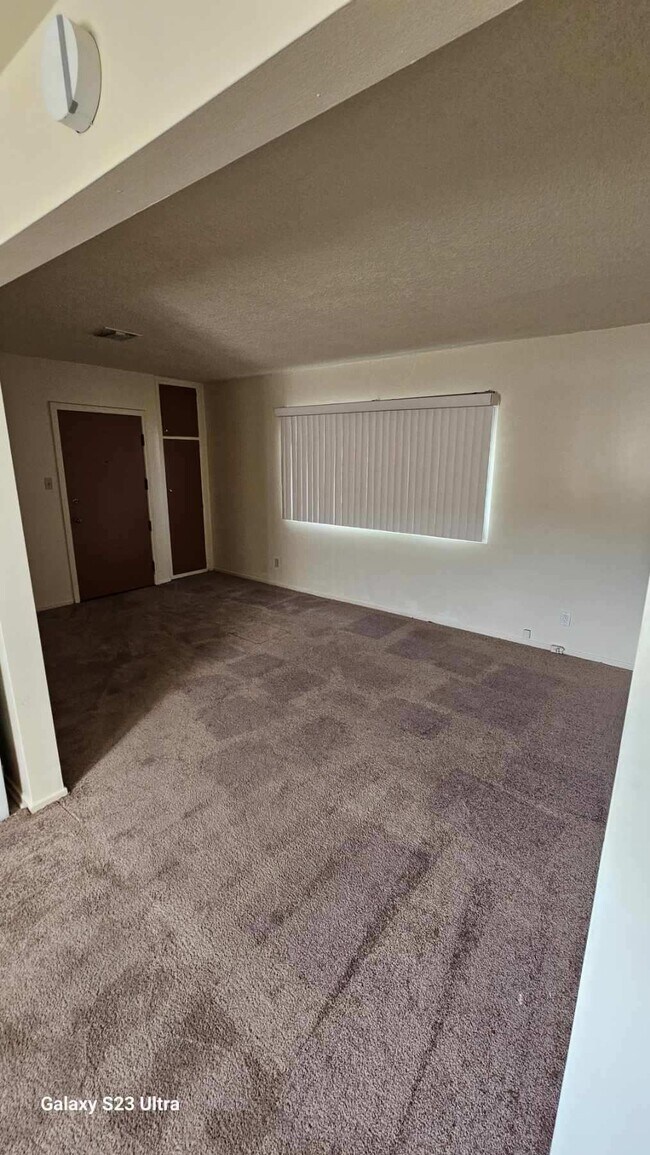 Building Photo - 808 S Grevillea Ave