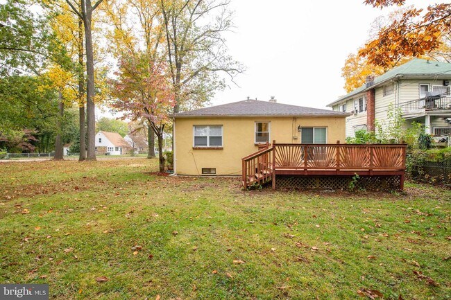 Building Photo - 4223 Oakford Ave