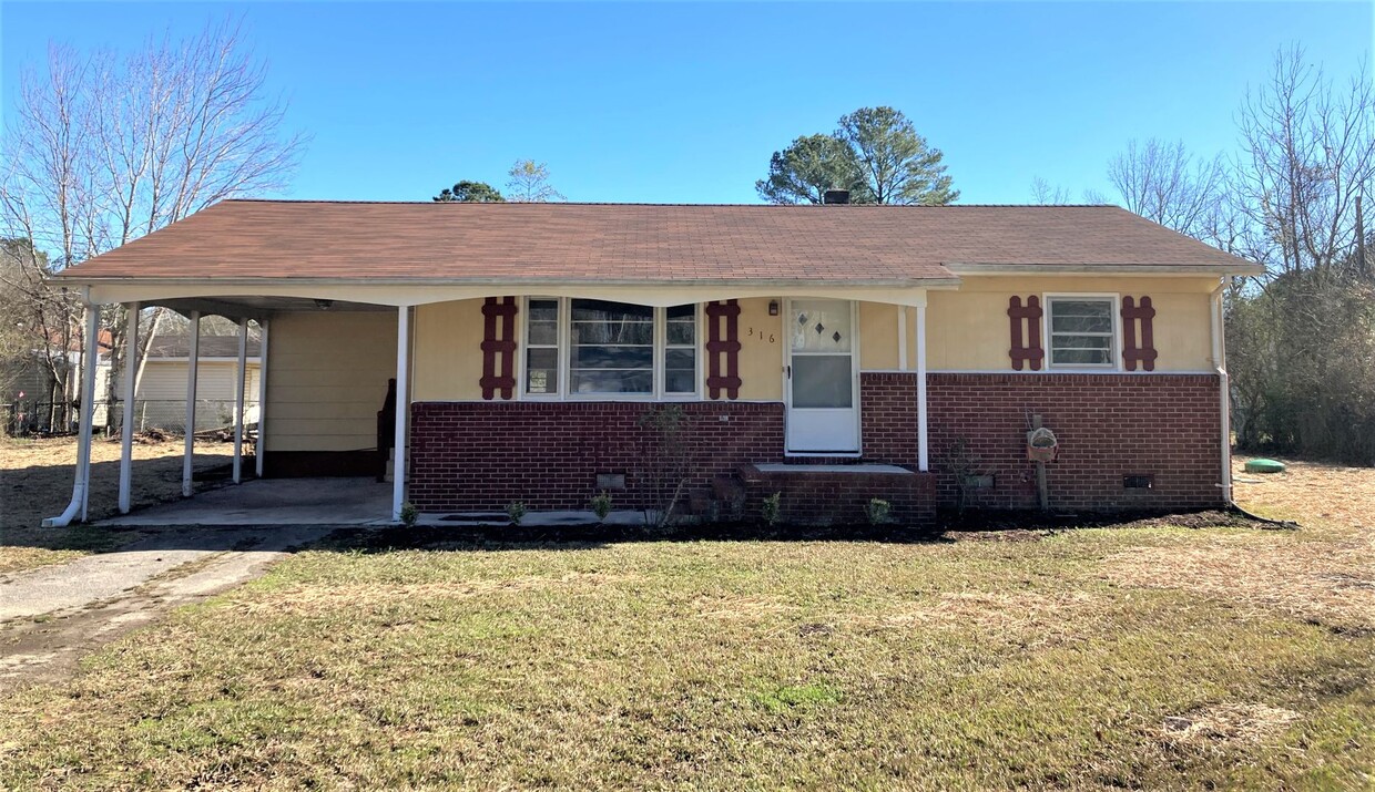 Primary Photo - 3 Bedroom 1 Bathroom Home Off of Gum Branc...