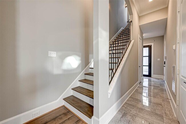 Building Photo - 1637 Bingle Rd