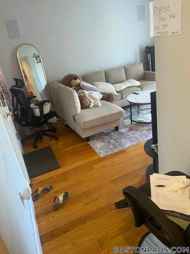 Foto del edificio - 127 Shirley St