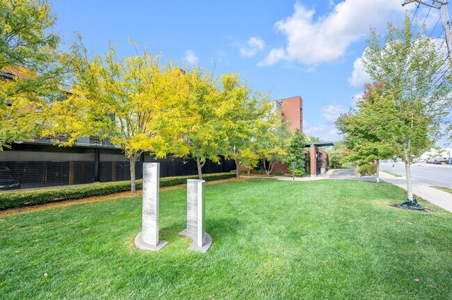 Foto del edificio - 350 E Short St