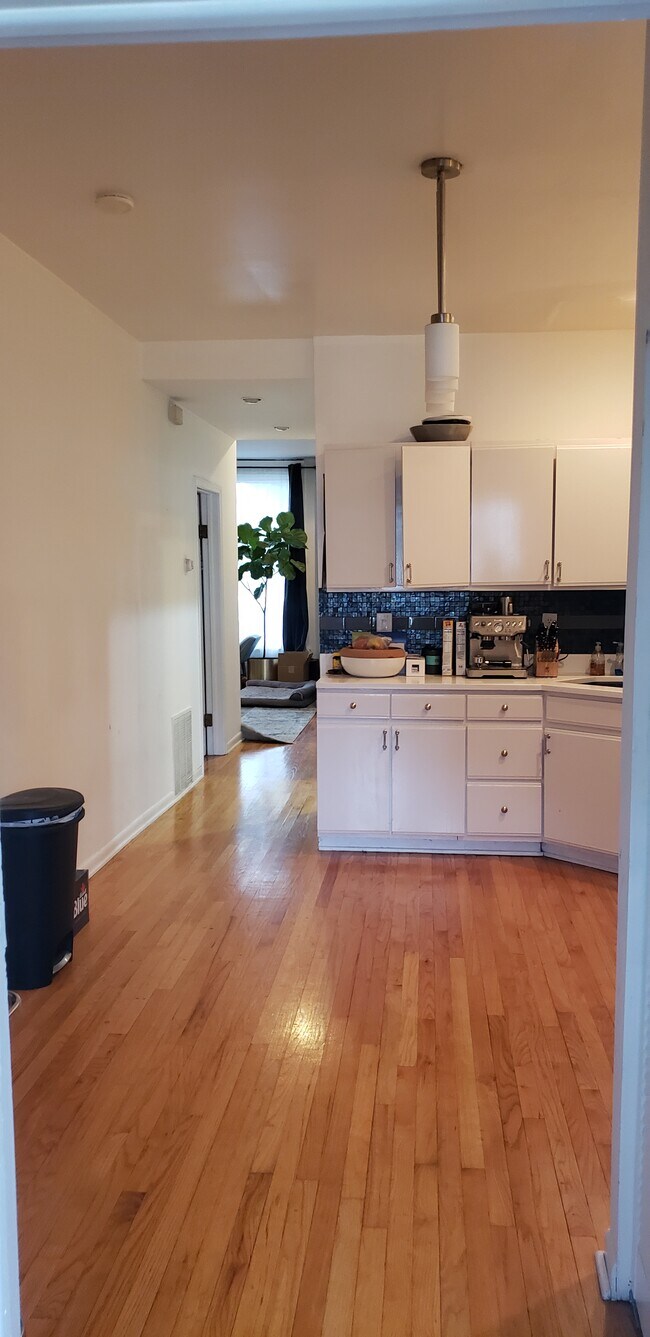 Foto del edificio - 1811 N Winchester Ave