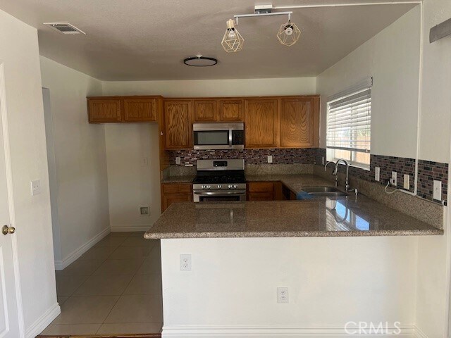 Building Photo - 1808 Cave St