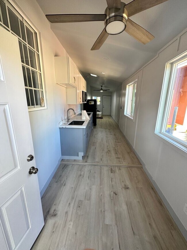 Foto del edificio - Newly Remodeled 1 Bedroom/1 Bathroom