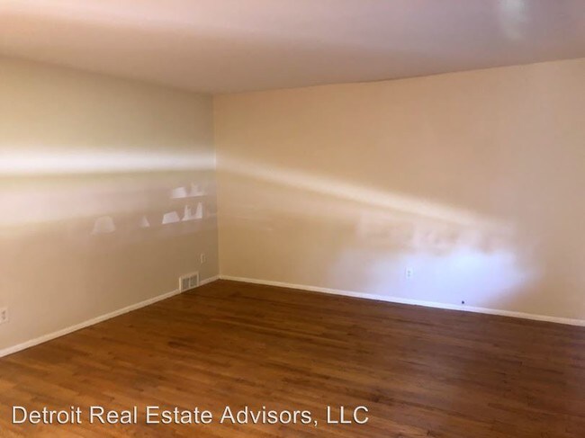 Building Photo - 3 br, 1.5 bath House - 19149 Revere St