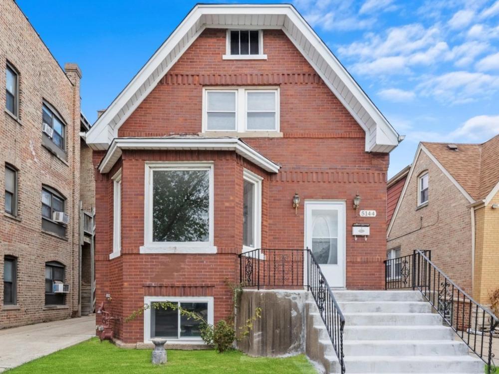 Foto principal - 3 bedroom in Chicago IL 60641