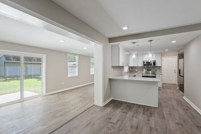 Foto del edificio - 505 NW Forrest Pk Ct