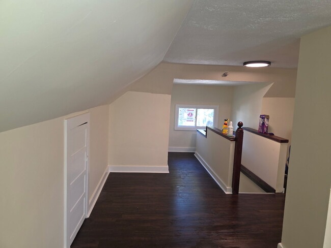 Building Photo - 498 Clarendon St