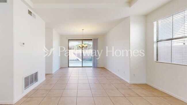 Foto del edificio - 2141 N 135th Dr