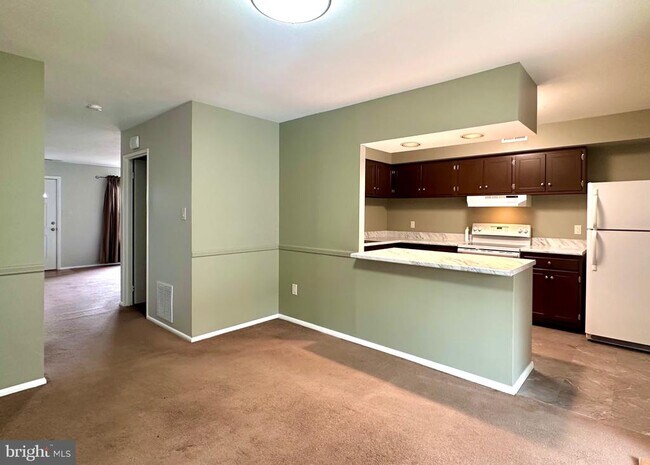 Foto del edificio - 53 Eisenhower Cir