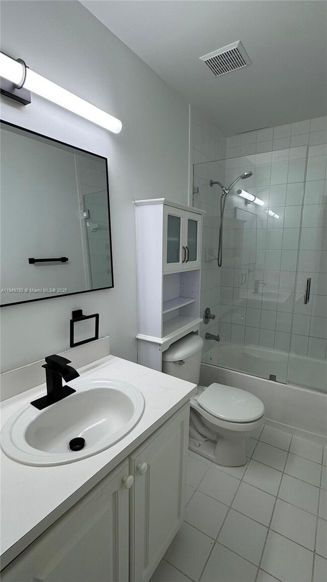 Building Photo - 1270 W 42nd St