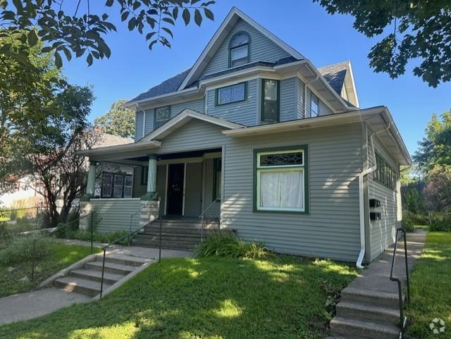 Building Photo - 1685 Taylor Ave W