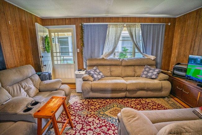 Foto del edificio - 3316 Campbell Ave