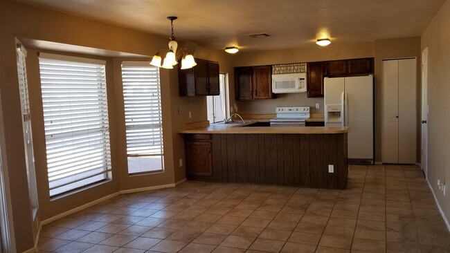 Building Photo - NICE FAMILY HOME IN NORTH PHOENIX!