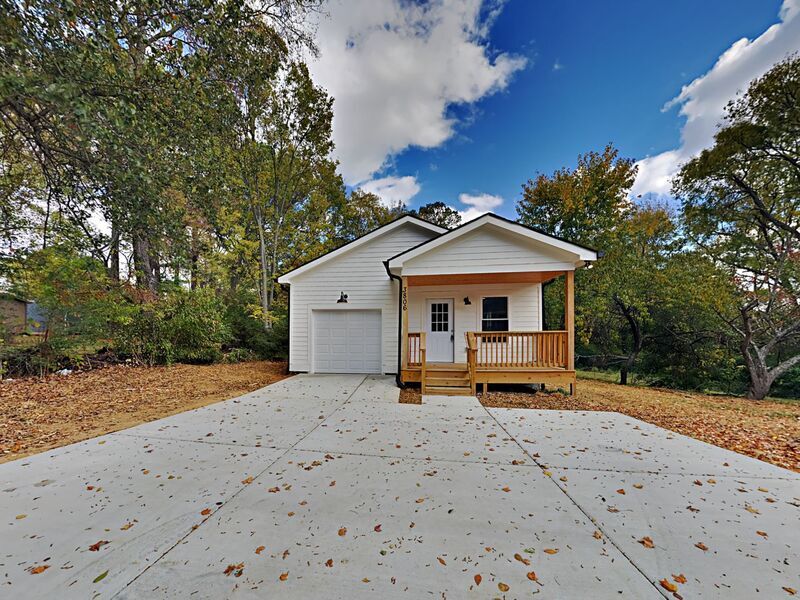 Primary Photo - 3806 Chambers Dr